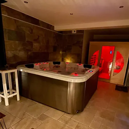 Apartment Art Des Sens - Studio Avec Spa Et Sauna Privatifs *